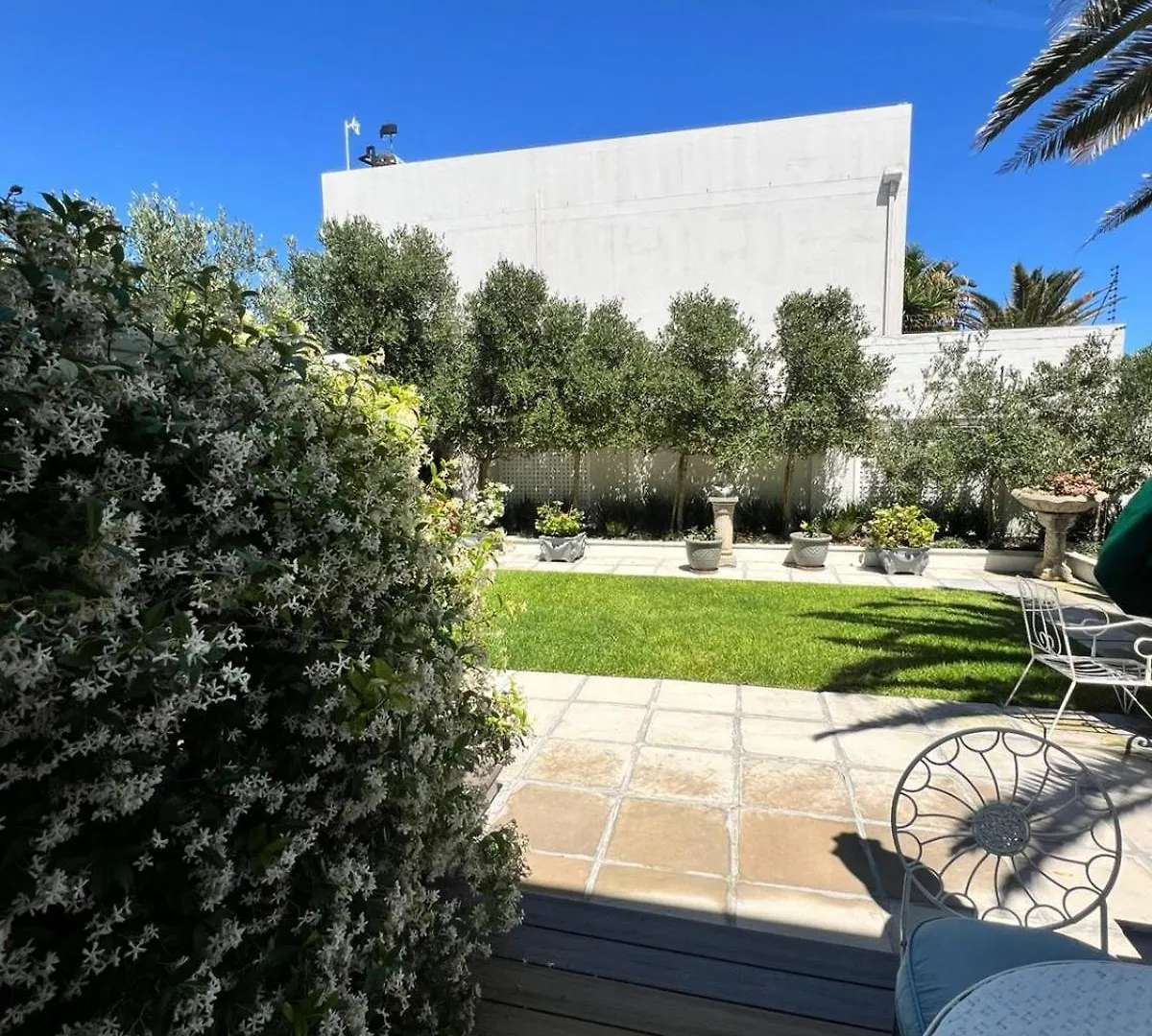 Charming Flatlet Near The Amazing Sunset Beach Cape Town