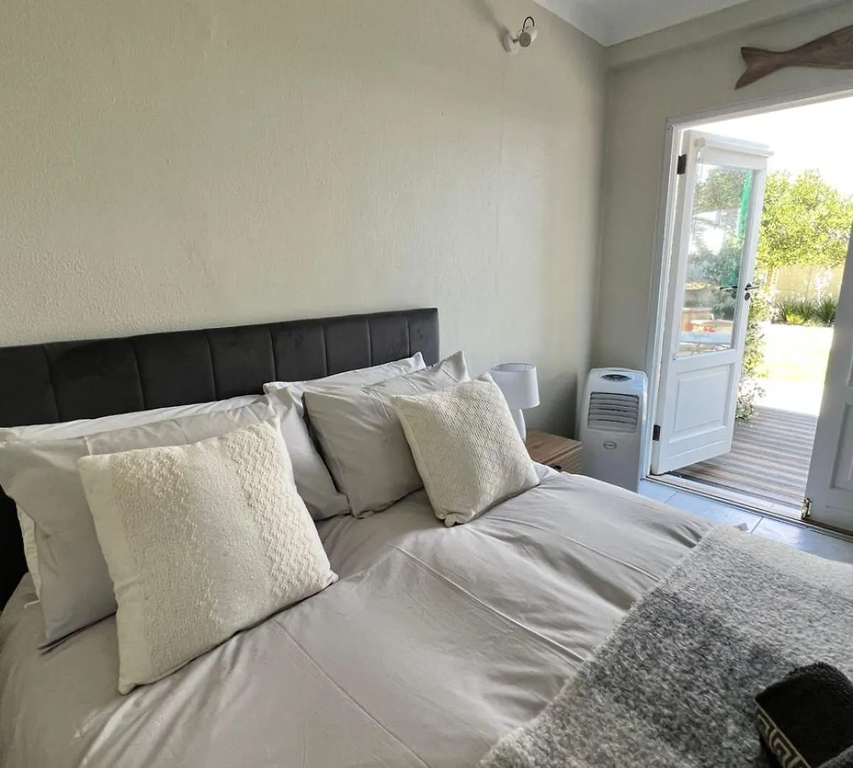 Charming Flatlet Near The Amazing Sunset Beach Cape Town